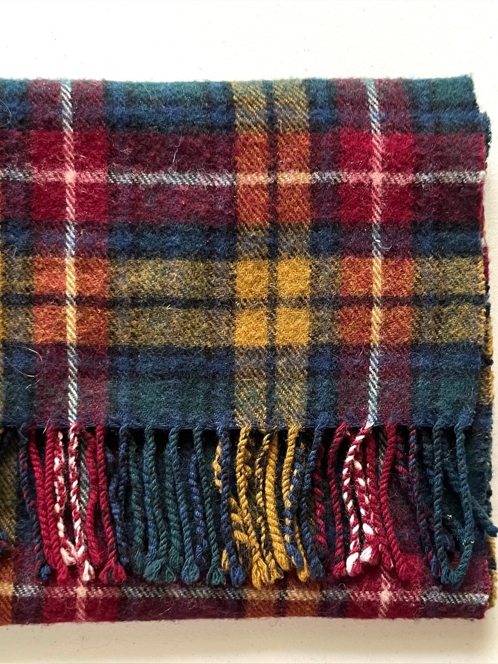 Vintage 100% Lambs Wool Scarf
Scottish Highland Home